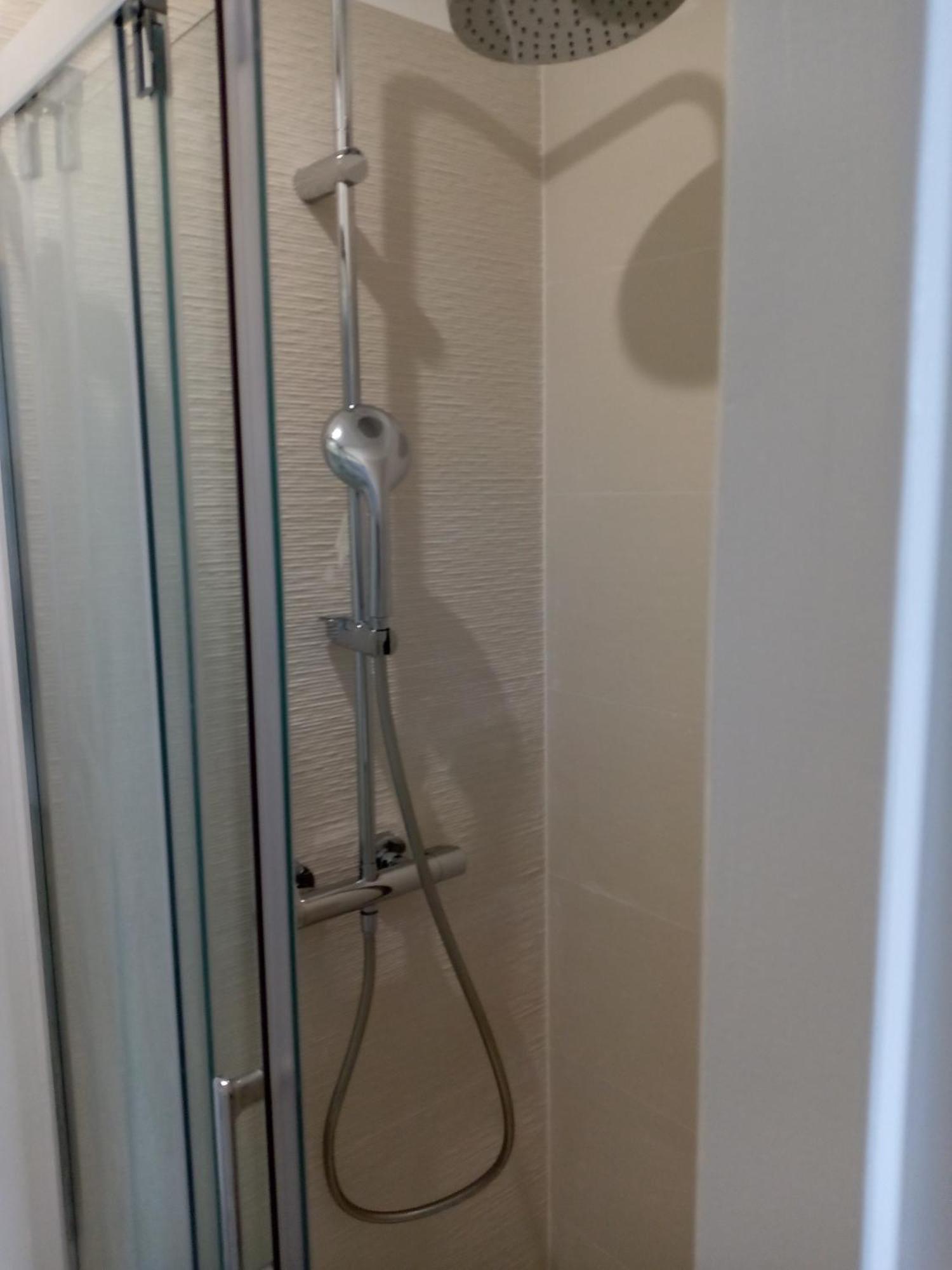 Quartier Le Plus Anime De Marseille "La Plaine Cours Julien "Chambre Avec Salle De Bain Wc Privee Integrees "Dans Appartement Buitenkant foto