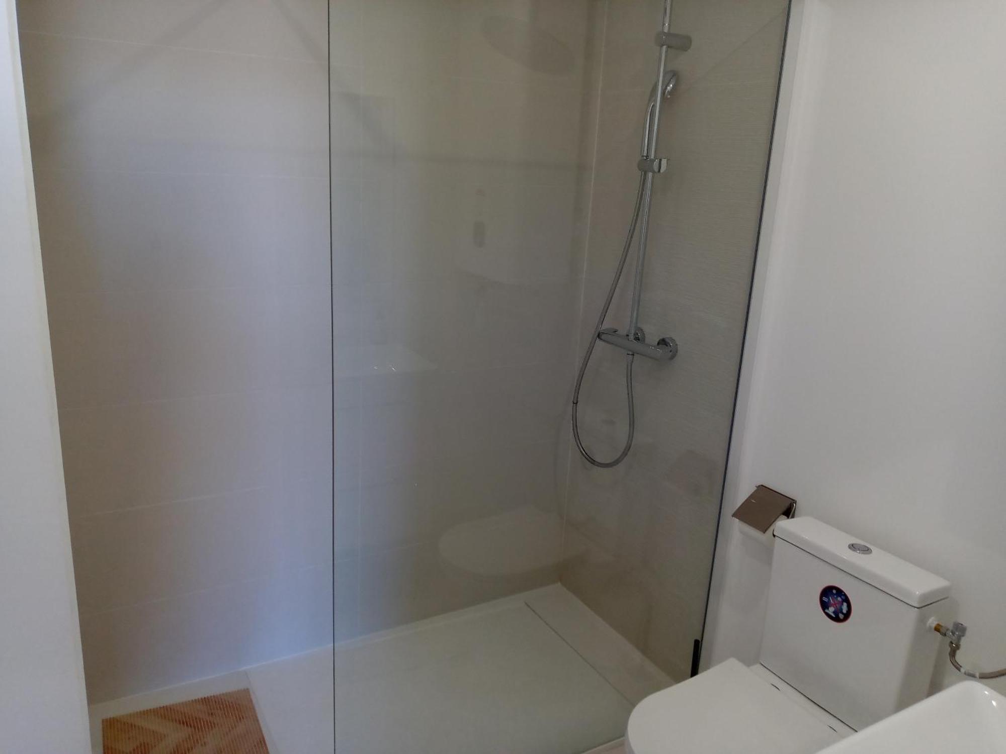 Quartier Le Plus Anime De Marseille "La Plaine Cours Julien "Chambre Avec Salle De Bain Wc Privee Integrees "Dans Appartement Kamer foto